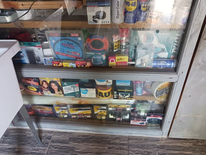 Locks, blades and fittings in the display case